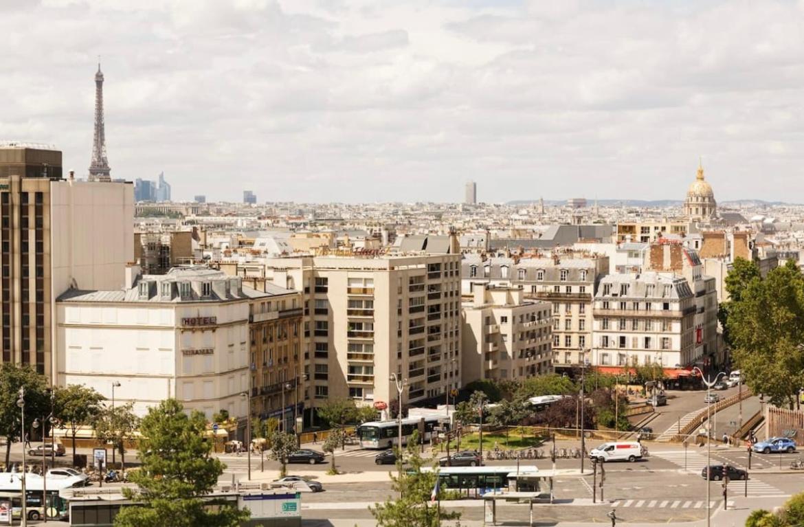Beautiful With A View Of Eiffel Tower In Center Appartamento